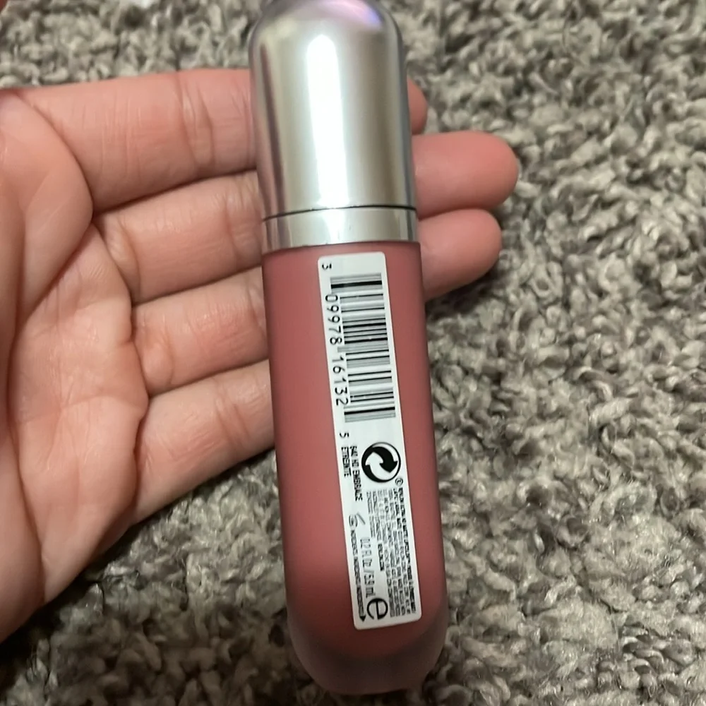 5 items x $25 ✨Revlon matte lipcolor nwt